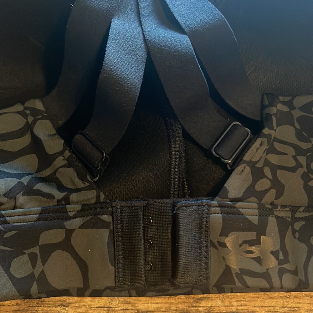 NWT Under Armour Sports Bra - Medium - Picture 3 of 4